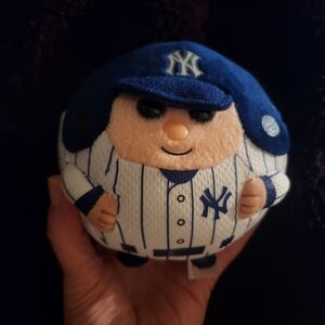 EUC Ty New York Yankees Ball plushie